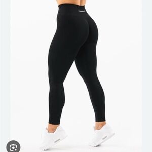 Alphalete Amplify Leggings in Black size S
